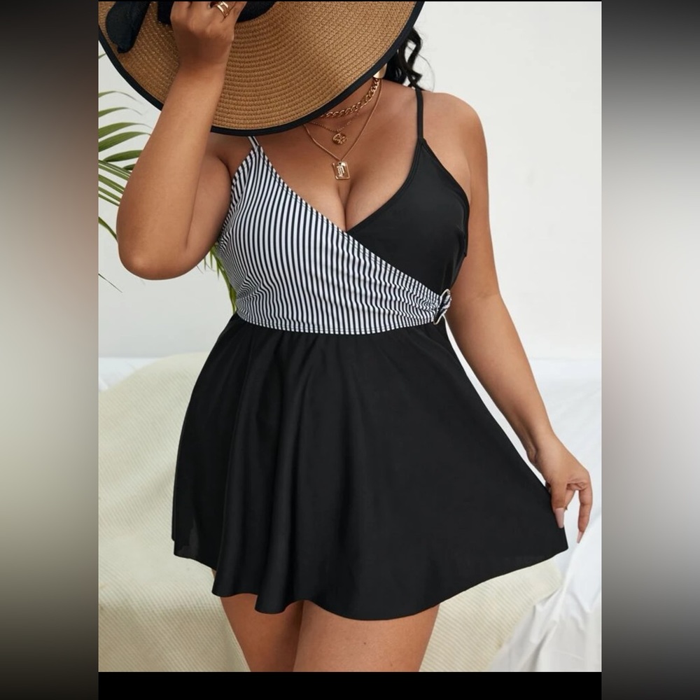 Plus Size Striped Flounce Hem Bikini Swimsuit